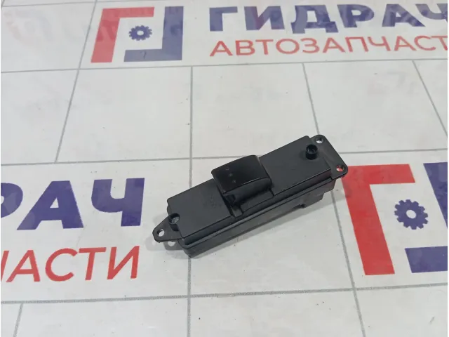 Кнопка стеклоподъемника заднего правого Mazda 3 BS3E66380