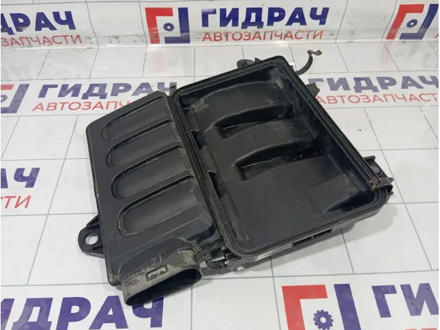 Корпус воздушного фильтра Mazda 3 ZJ0113Z02D