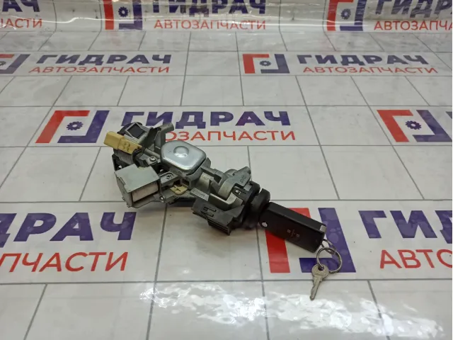 Замок зажигания Mazda 3 B32L66150B