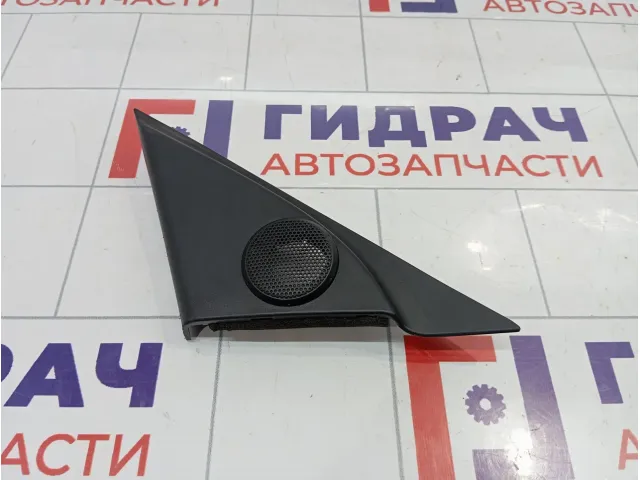 Крышка зеркала внутренняя левая Mazda 3 B32H6917YD