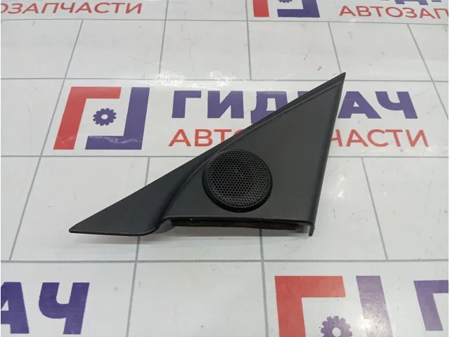Крышка зеркала внутренняя правая Mazda 3 B32H6911YD