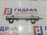 Топливная рампа (топливная рейка) Mazda 3 L3G213150