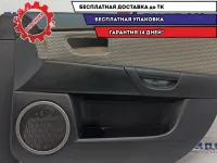 Обшивка двери передней правой Mazda Mazda3 (BK) BS3H-68-42YD-34. Потертость.