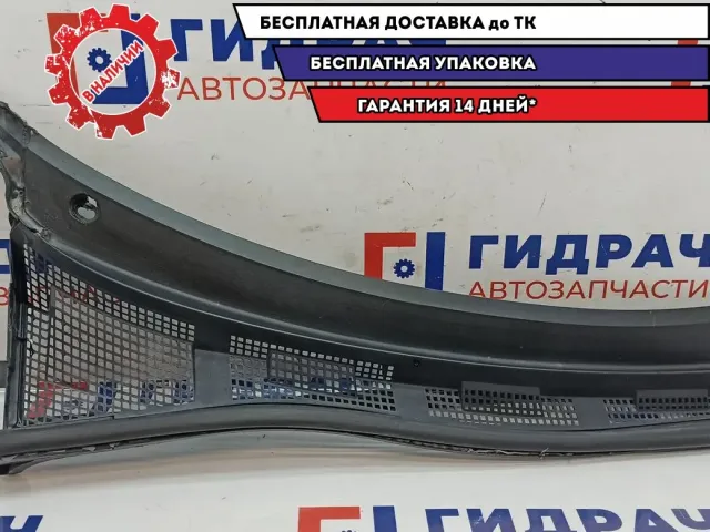 Решетка стеклооч. (планка под лобовое стекло) правая Mazda Mazda3 (BK) BN8V-50-7R0G. Ремонтировалась.