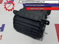 Дефлектор воздушный правый центральный Mazda Mazda3 (BK) BR5S-64-930A.