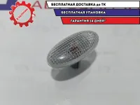 Повторитель на крыло белый Mazda Mazda3 (BK) GJ6A-51-120D.