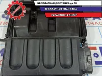 Корпус воздушного фильтра Mazda Mazda3 (BK) ZJ0113Z02D. Нижняя часть.