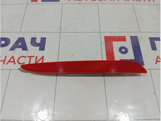 Отражатель в бампер задний Mazda 3