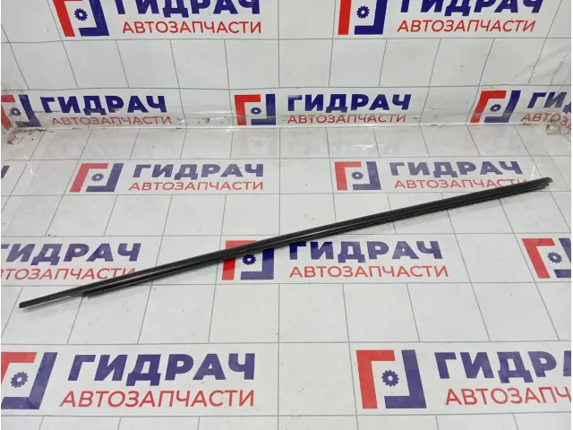 Накладка стекла переднего левого Mazda 3 BBM450650E