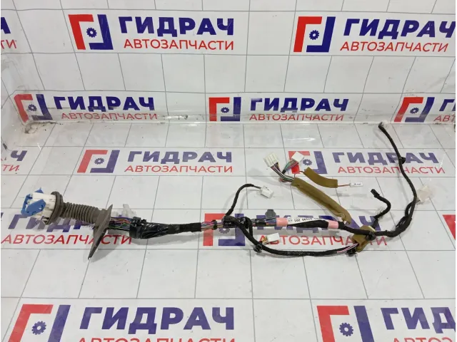 Проводка двери передней левой Mazda 3 BBR167190Z01