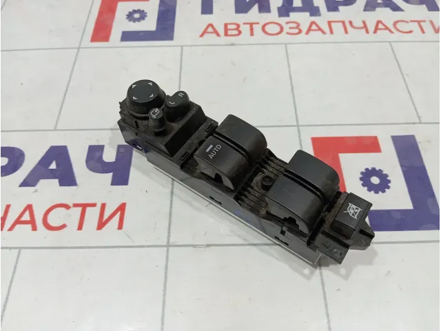 Блок управления стеклоподъемниками Mazda 3 BEK666350
