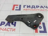 Кронштейн балки правый Mazda 3 BBM456E30