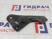 Кронштейн балки левый Mazda 3 BBM456E40