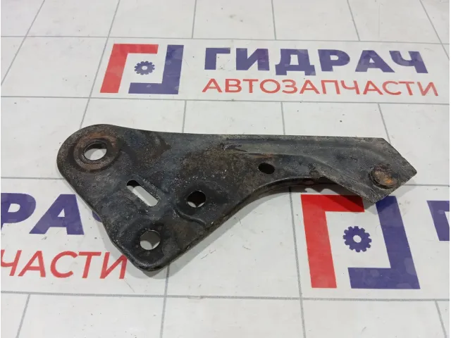 Кронштейн балки левый Mazda 3 BBM456E40