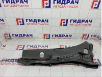 Решетка под лобовое стекло (Жабо) левая Mazda 3 BBM4507S0C