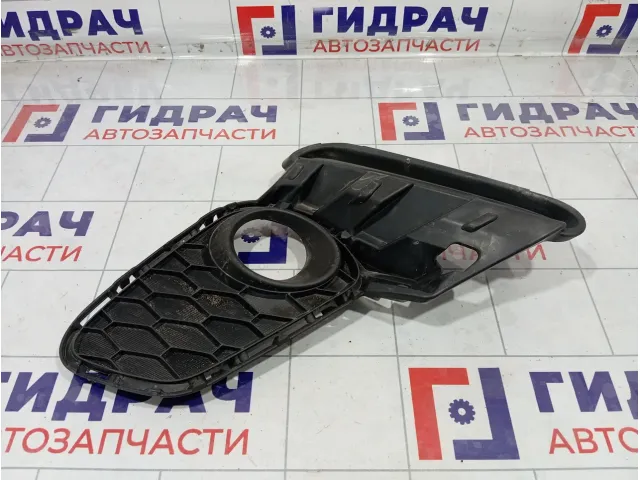 Рамка противотуманной фары передней левой Mazda 3 BGV450C21B