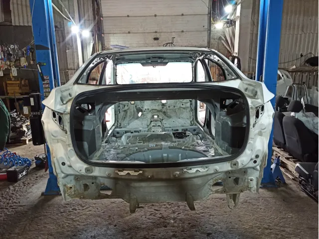 Панель задняя Mazda 3