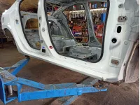 Порог со стойкой правый Mazda 3