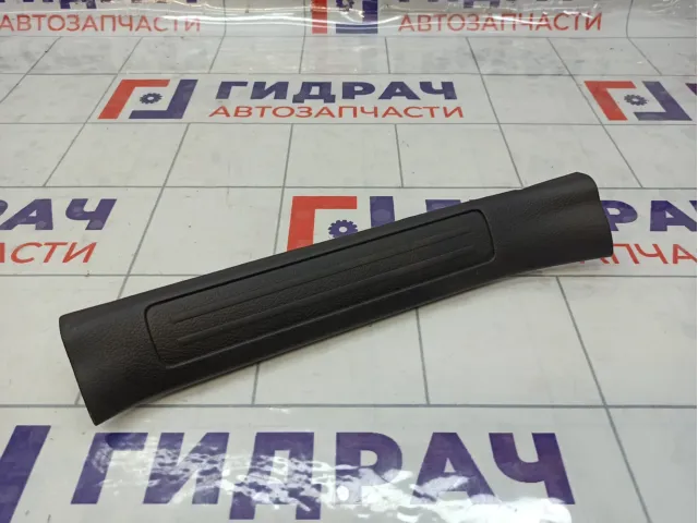 Накладка порога внутренняя задняя левая Mazda 3 BBM468740B02