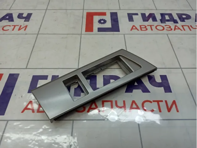 Накладка торпедо левая Mazda 3 BBM455320A