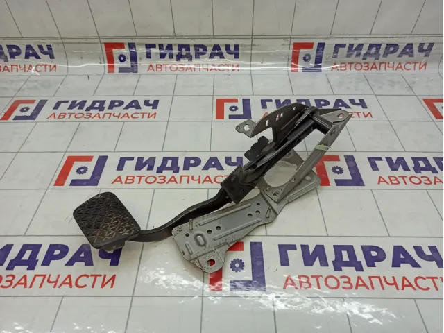 Педаль тормоза Mazda 3 BBM343300F