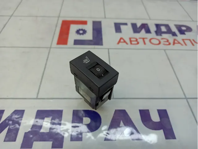 Кнопка обогрева сидений левая Mazda 3 BBM266420A