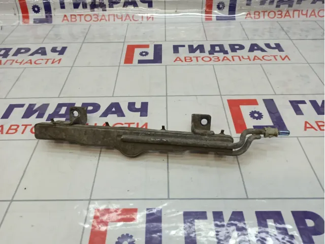 Топливная рампа (топливная рейка) Mazda 3 Z62213150