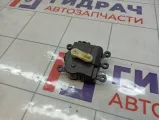Моторчик заслонки отопителя (печки) Mazda 3 BBM461B60