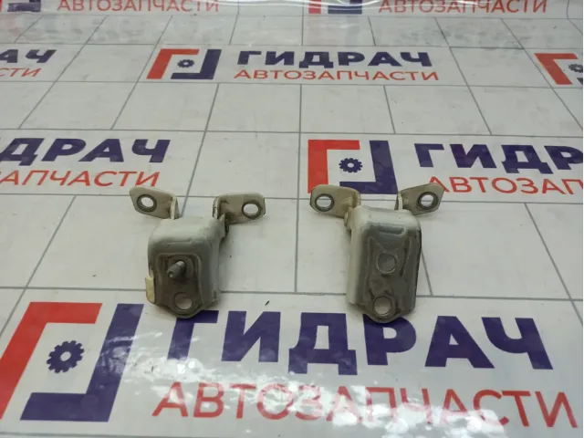 Петли двери задней правой Mazda 3