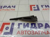 Накладка решетки стеклоочистителя левая Mazda 3 BBM451PC1