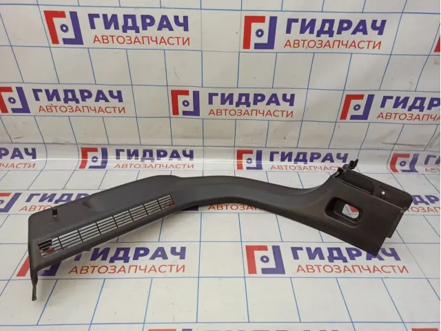 Обшивка багажника задняя правая Mazda Mazda 3 (BM) BHN9-68-84Z