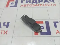 Кнопка стеклоподъемника заднего правого Mazda 6 GS1D66380