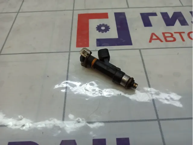 Форсунка инжекторная Mazda 6 L3G513250