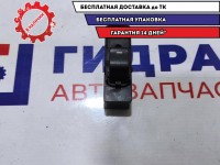 Кнопка стеклоподъемника задняя правая Mazda Mazda6 (GJ) GKL166380A.