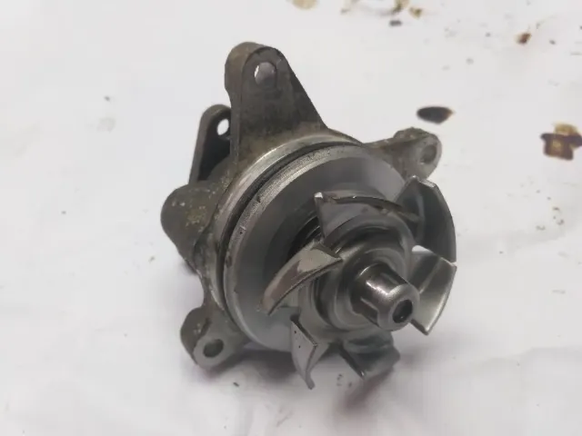 Насос водяной Mazda 6 GH LF9415100A Отличное состояние