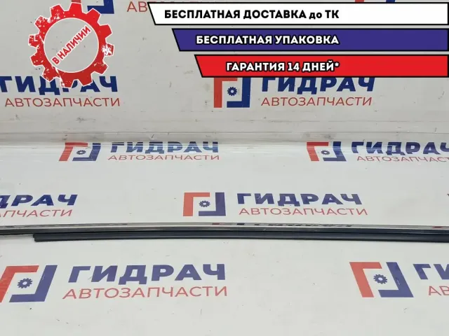 Накладка стекла переднего правого Mazda Mazda 6 (GJ) GHP9-50-640E. Хром. Сломаны крепления.