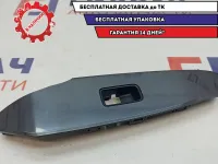 Накладка кнопки стеклоподъемника Mazda Mazda 6 (GJ) GMG5-68-4L1B. Передняя правая.