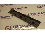 Накладка порога передняя правая Mazda CX-7 EG21-68-710B. Царапины.