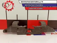 Кожух замка капота Mazda CX-7 GJ8A-56-627. Сломано крепление.