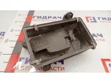 Корпус воздушного фильтра Mazda CX-7 L33E-13-Z02. Дефект.