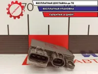 Блок управления вентилятором Mazda CX-7 L33L-15-15Y. Сломано крепление фишки.