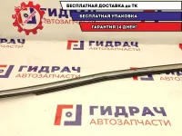 Накладка стекла заднего левого Mazda CX-7 EG21-50-670G. Сломано крепление.