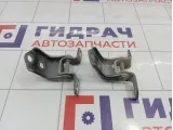 Петли двери передней правой Mazda CX-7