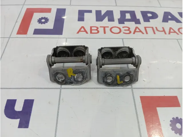 Петли крышки (двери) багажника Mazda CX-7