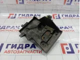 Кронштейн крепления аккумулятора (АКБ) Mazda CX-7 L20656041E