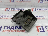 Кронштейн крепления аккумулятора (АКБ) Mazda CX-7 L20656041E