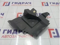 Пыльник двигателя правый Mazda CX-7 L20656341