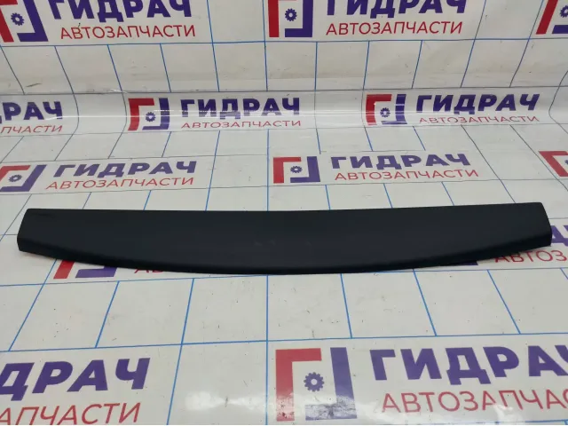 Обшивка двери багажника верхняя Mazda CX-7 EG21-68-930