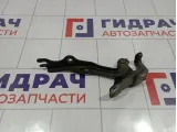 Петля капота правая Mazda CX-7 EG21-52-410B
