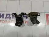 Петли двери задней правой Mazda CX-7